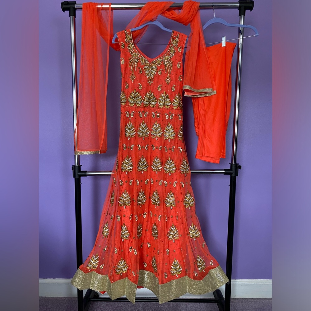 Sleeveless XS/S frock suit/gown